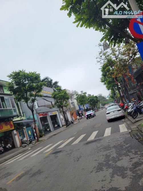 Bán biệt thự 233m2 đường 8m 30 tỷ Điện Biên Phủ, Trường An TP Huế