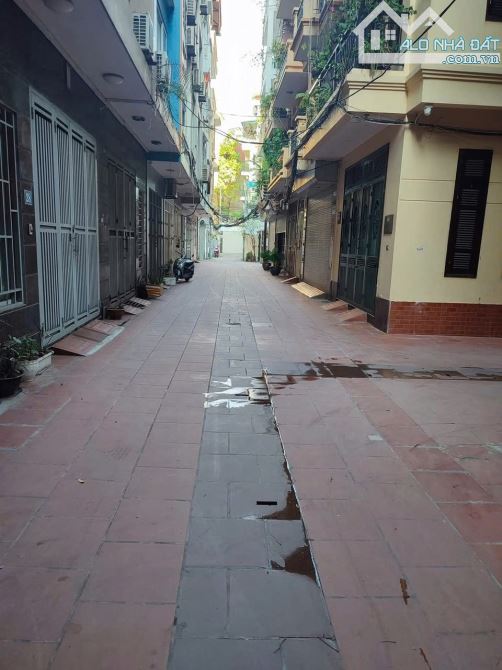 Bán nhà khu Văn Cao, 60m², mặt tiền 4.7m, 5 tầng giá chỉ 13 tỷ