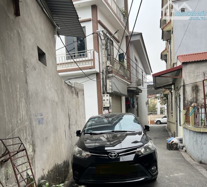 BÁN ĐẤT TẶNG NHÀ CẤP 4 ĐẠI ĐỒNG, ĐẠI MẠCH, ĐƯỜNG TRẢI AFPHAN OTO ĐỖ CỬA.