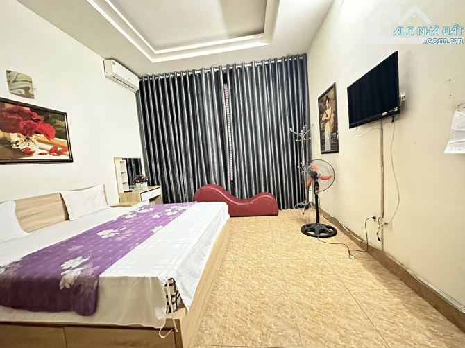 BÁN NHÀ HÀO NAM ĐỐNG ĐA 55m 5T Mt 4.2m GIÁ 21 TỶ NGÕ THÔNG GARA Ô TÔ TRÁNH KINH DOANH.