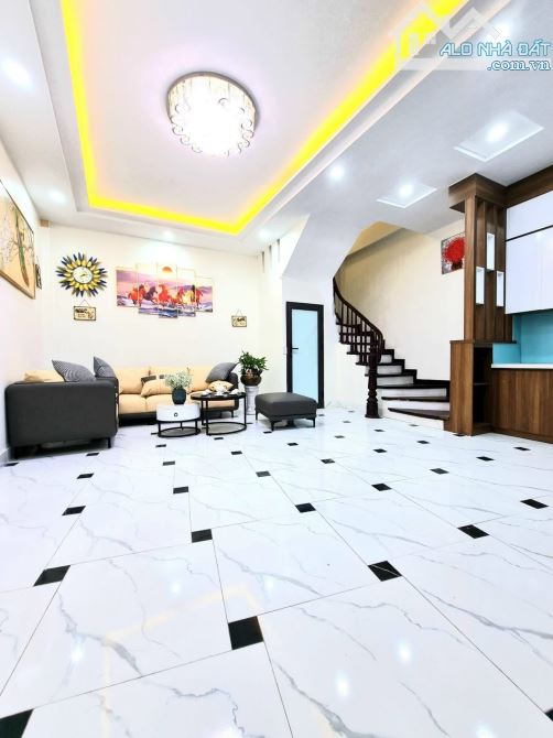 BÁN NHÀ DỊCH VỌNG HẬU, CẦU GIẤY 51M² –X6 TẦNG X MT 5M, LÔ GÓC NGÕ RỘNG, GIÁ NHỈNH 10 TỶ
