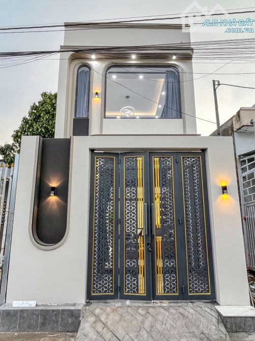 NHÀ TRỆT LỬNG KIẾN TRÚC HIỆN ĐẠI MỚI XÂY - 3 PHÒNG NGỦ - TẶNG NỘI THẤT - LỘ ÔTÔ.CÁCH ĐH Y