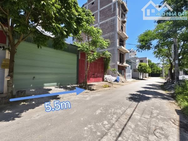 Đất đấu giá Đông Mỹ (xã Nam Phù). DT: 77m, MT:5.5m, 2 vỉa hè, đường 8m, thông giá 9.9 tỷ