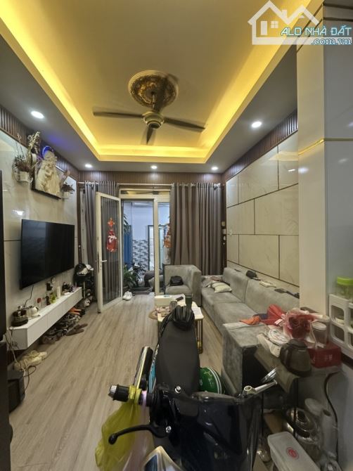 ✨ NHÀ ĐẸP GIÁ TỐT TRUNG TÂM Q11 ✨ 📍 Lê Thị Bạch Cát – Hẻm ba gác, cách đường 8m chỉ 20m.