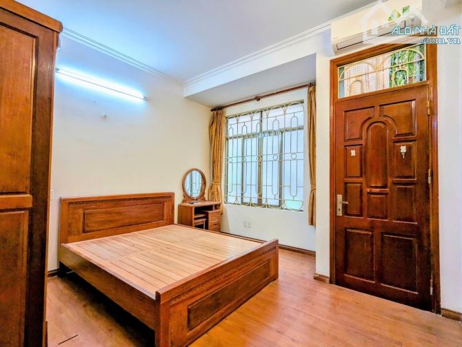 NR tích hợp cho thuê CCMN dòng tiền 25tr/tháng TT Thanh Xuân. 50m2 x 5 tầng lô góc, 6PN