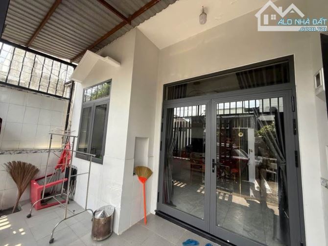 Bán vội nhanh căn nhà Đ.Lê Thị Lơ, hóc môn 110m2 SHR. Giá 935 Triệu