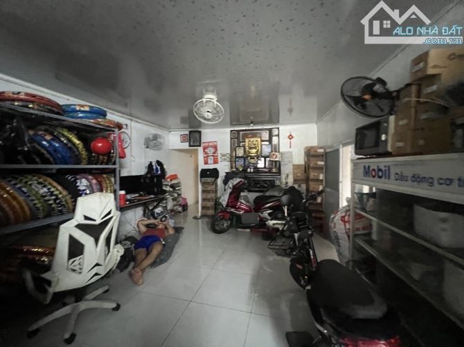 Mặt tiền Nguyễn Văn Nghi P.7 GV, 70m2 ngang 4,5m, đã hoàn công