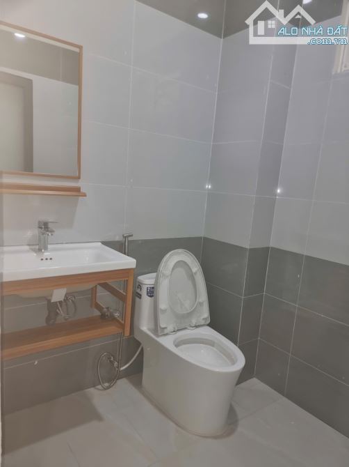 BÁN NHÀ 3T 6PN CHO THUÊ 25TR/TH BÙI QUANG LÀ P12 GÒ VẤP 84M2 CHỈ NHỈNH 6 TỶ