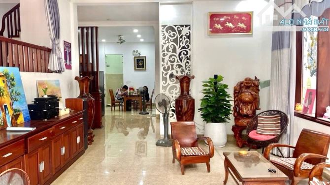 BIỆT THỰ VIP NGAY TRƯỜNG TH NGÔ QUYỀN- GẦN 200M2- KHUÊ TRUNG- SÁT BỜ SÔNG THĂNG LONG