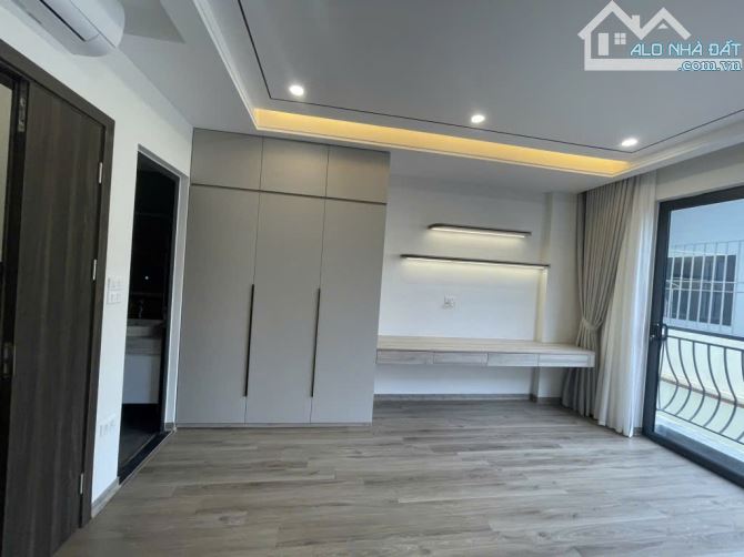 SIÊU PHẨM PHỐ TRẠM - NHÀ MỚI 6 TẦNG THANG MÁY - XÁCH VALI VỀ Ở - 40m2 -10.5 tỷ
