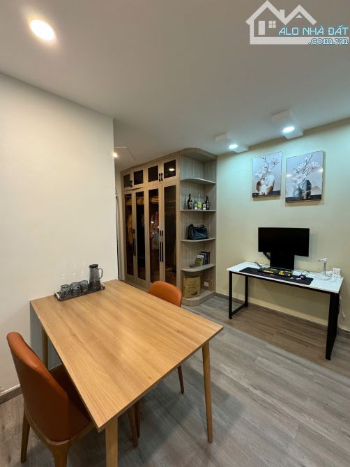 Cho thuê 1pn ban công ngay trung tâm quận 7,  gần Lotte, SC vivo, đh TDT, RMIT
