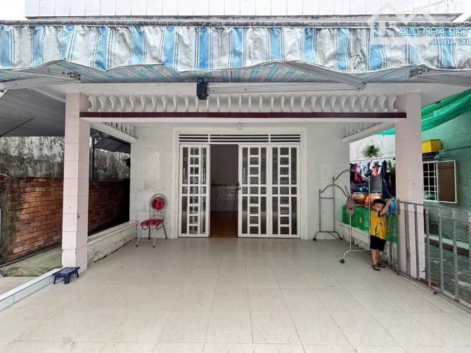 Cần bán gấp căn 224m2 giá 930 triệu ở Tân Phú Trung