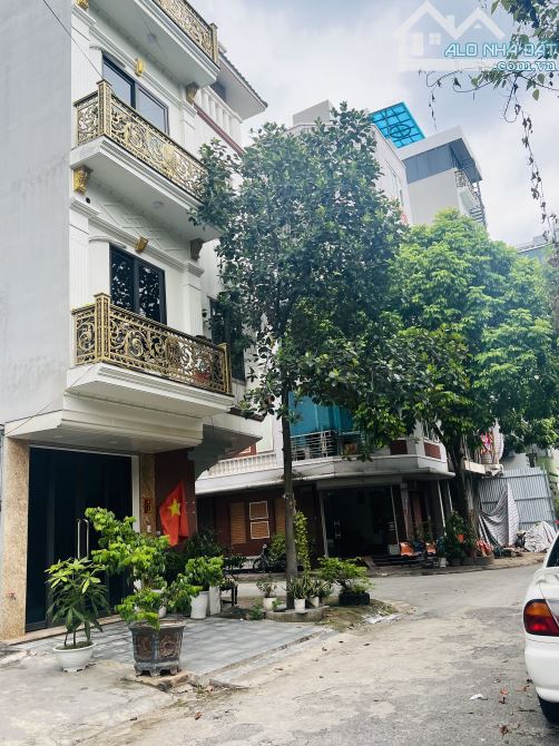 🔥 Lô góc hiếm – Vỉa hè rộng – Ô tô tránh – Kinh doanh đỉnh 🔥