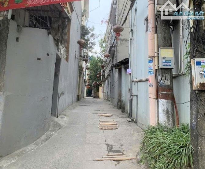 Bán nhà như mới 5 tầng Lĩnh Nam 43m2, 6.x tỷ, gần mặt phố