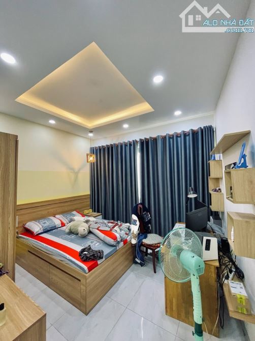Bán nhà Bình Thạnh - hẻm 8m - 92m2 - nở hậu - 3 tầng kinh doanh