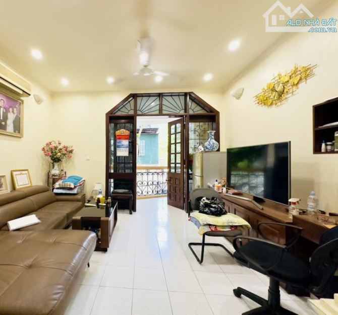 BÁN NHÀ NGUYỄN CHÍ THANH, PHÂN LÔ, VỈA HÈ, ÔTÔ TRÁNH, KINH DOANH, DT 50M2 GIÁ 18 TỶ