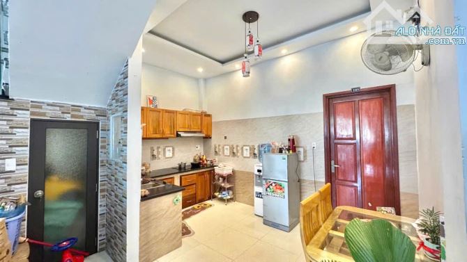 NHÀ 3.5 TẦNG MẶT PHỐ SƠN TRÀ GẦN CẦU RỒNG 80M2 GIÁ CHỈ 10 TỶ HƠN