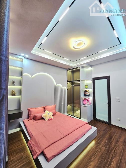nhà khu vực dương văn bé , giá cực hiếm với giao diện hoa hậu 4 tầng sừng sững