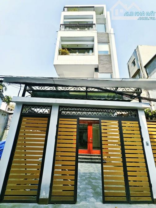 Nhà Ngọc Thụy 61X7T, TM, mặt tiền 5.6m, gara ô tô, Full nội thất, giá tốt 21.5 tỷ.