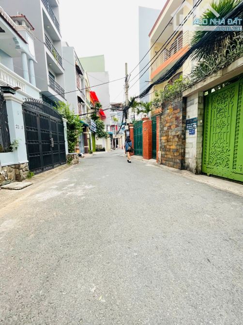 Hẻm xe hơi 21/8 Trường Sơn, Q.Tân Bình. 5,2 x 17m, Trệt + 2 lầu + ST, Gái 17 tỷ