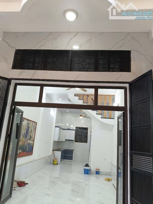 BÁN NHÀ ĐẸP HỒ TÙNG MẬU.DT 42M .5 TẦNG KINH DOANH Ô TÔ VÀO NHÀ.GIÁ NHỈNH 6TỶ