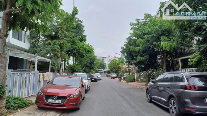 NHÀ 4 TẦNG KHANG ĐIỀN – VIEW HỒ BƠI – GIÁ CỰC TỐT