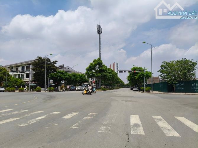 Bán nhà lô góc Dương Nội, ô tô tránh . Nhà mới , vị trí trung tâm