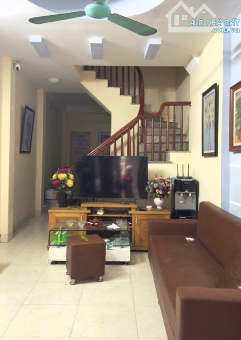 Bán nhà Tả Thanh Oai, Thanh Trì, Ô tô, nở hậu, 37m2, 5.75 tỷ