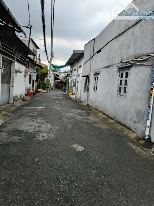 NHÀ DT ĐẸP 5,2 × 15M- HẺM XE HƠI - SÁT ĐƯỜNG SONG HÀNH,TRUNG MỸ TÂY,QUẬN 12. GIÁ CHỈ 4,8 T