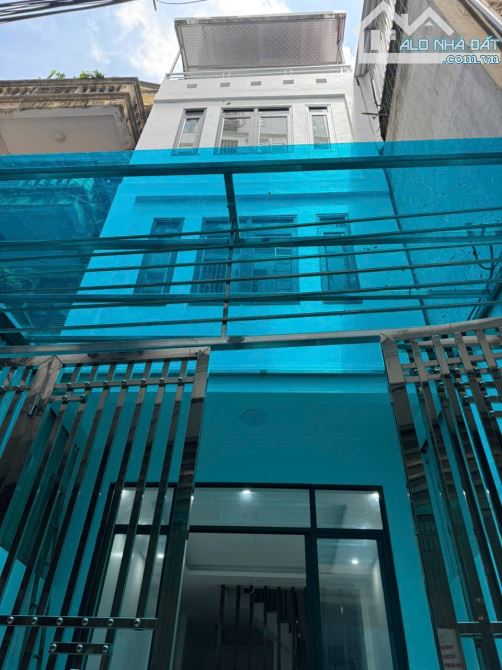 Nhà đẹp long lanh chỉ việc vào ở, vị trí trung tâm cần tiền gấp nên chủ nhà cần bán