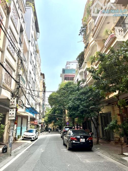 Phân lô La Thành, vỉa hè, ô tô tránh đỗ, kinh doanh, 5T thang máy, 2 thoáng, gara, 69m2