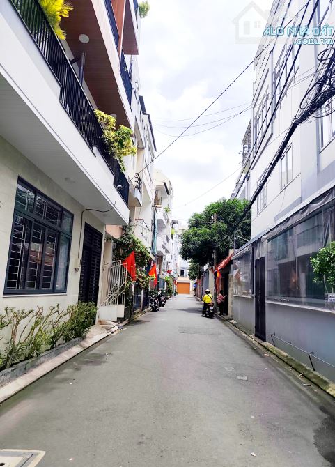 Nhà 4 Tầng - Gần Bắc Hải - ngang 4,4m - Nở Hậu - 2 căn ra HXH nhựa - Nhỉnh 4T