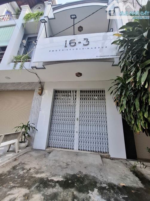 Nhà 1 trệt+1 lầu 4×16 ,2pn mặt tiền đường khu tên lửa