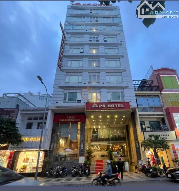 350 tỷ! Cực may mắn khi sở hữu khách sạn 60 phòng phường Bến Thành - 12x26m - Hầm 10 Tầng