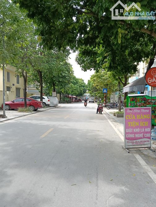 Chính chủ BÁN GẤP Nhà Văn Phú – Hà Đông - DT 80m² x 5 tầng - Giá chỉ 17,x tỷ - Ở luôn.