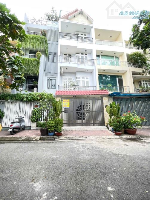 Siêu phẩm hẻm xe hơi sát mặt tiền Tô Hiến Thành quận 10 (DT 4,2x22m) 3 lầu tiện ở liền