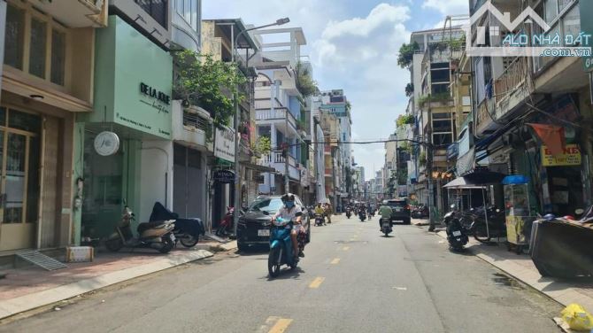 Bán nhà đương Dương Quảng Hàm phường 5,Quận Gò Vấp,dt 19x33,dtcn 599m2