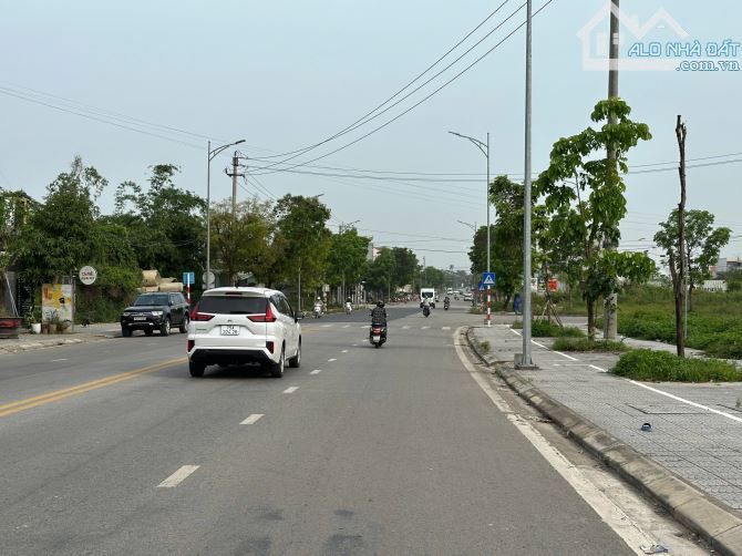 Đất Mặt Tiền Đồng Khởi - 9,x Tỷ
