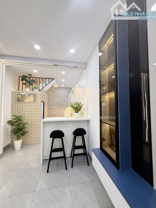 Chỉ 4,3 tỷ nhà 3 tầng hẻm 5m xe hơi tới cửa đường Bùi Quang Là Phường 12 Quận Gò Vấp
