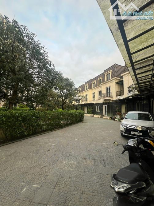 Biệt Thự The Manor 3 Tầng Đã Hoàn Thiện - 10,x Tỷ