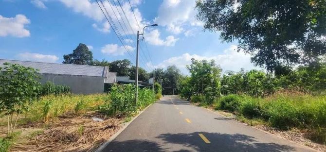 95 triệu bán nhanh lô đất 200m2 đường nhựa ngay sát trường học kinh doanh buôn bán