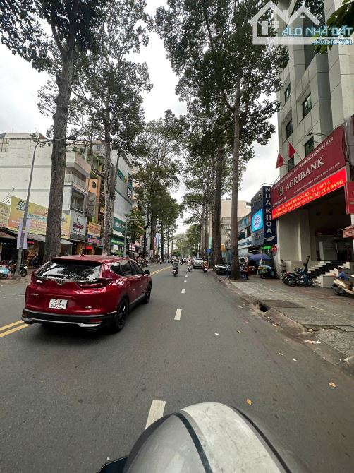 HÀNG HOT !! Nhà Mặt tiền Nguyễn Chí Thanh, P . Vườn Lài | DT: 4X16m | 3 Tầng | Giá TỐt.
