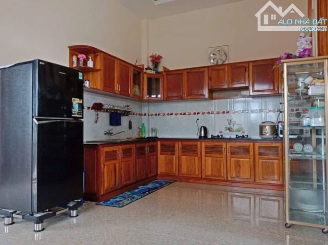 Cần bán gấp Villa/ Biệt Thự Nhà Hẻm Xe Hơi, đường Ngô Thì Sỹ, P.04, Đà Lạt