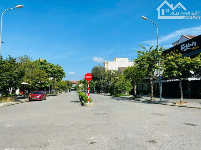 Lô Góc 3 Mặt Tiền Lê Quang Đạo - Trần Anh Liên