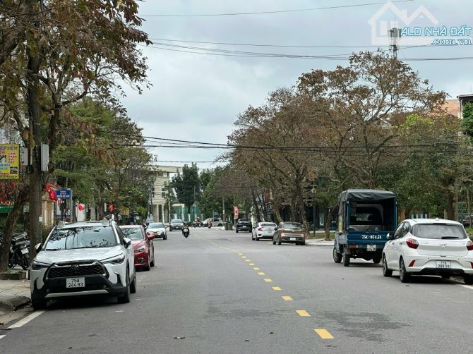 Nhà 3 Tầng Mặt Tiền Nguyễn Hữu Thọ - Xuân Phú - 12,x Tỏi
