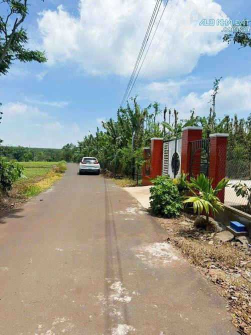 Cần bán 4.717m2, phủ hồng, mặt tiền đến 87m, sau lưng giáp suối, giá đầu tư