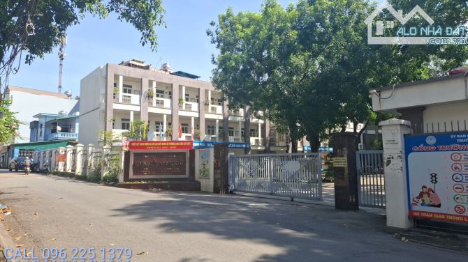 Cực hiếm, đất phố bát khối 130m², mặt tiền siêu rộng 12m, ô tô, gia 13.x tỷ