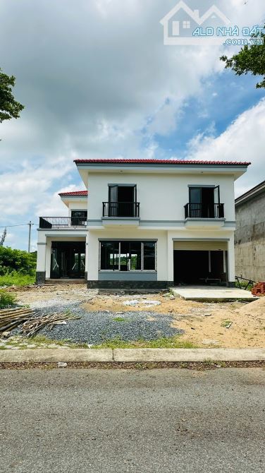Bán biệt thự KDC Phước Lộc, Long Hòa, Cần Giờ: 19,2m ( NH: 21,2m) x 30= 606m, giá 27,9 tỷ.