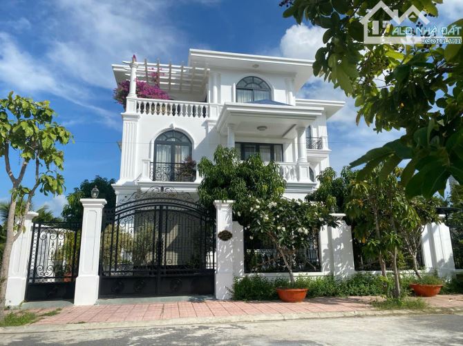 BIỆT THỰ 3 TẦNG VIEW SÔNG TẮC – NỘI THẤT ĐẲNG CẤP – NGHỈ DƯỠNG LÝ TƯỞNG NGAY NHA TRANG