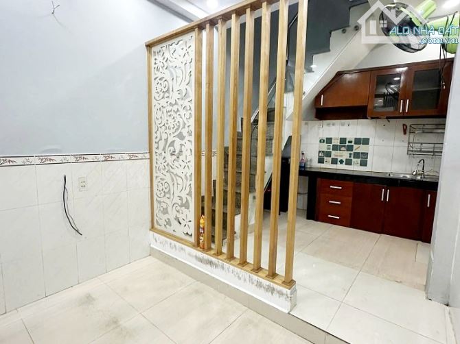 Bán nhà nở hậu 2 lầu – hẻm Trần Hưng Đạo, Quận 5 – 4,68 tỷ